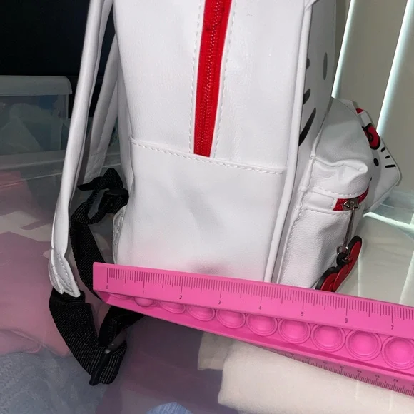 Hello Kitty White and Red Backpack with Iconic Design - Picture 5 of 11